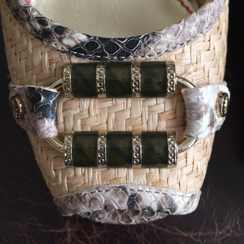 Elaine Turner size 8 peep toe sandals